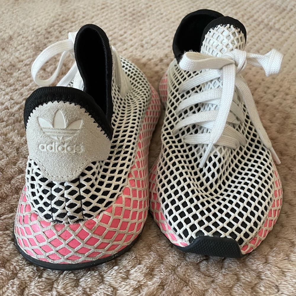 Adidas Tennis Shoe Size 6.5